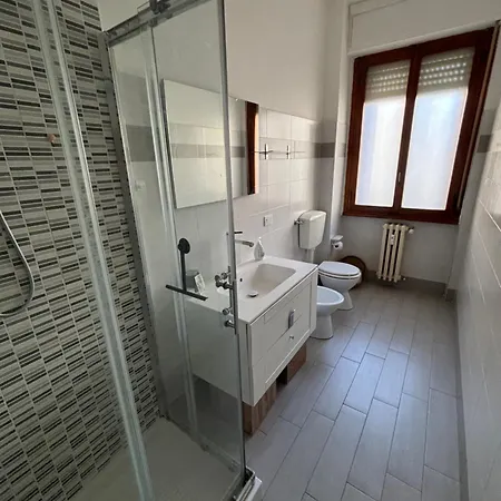 Show Me 2 Bedroom Duomo & Airport Tram شقة فلورنس