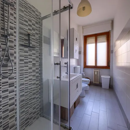 Show Me 2 Bedroom Duomo & Airport Tram فلورنس