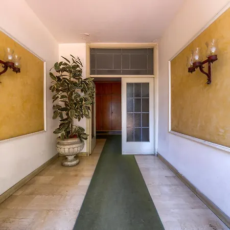 Show Me 2 Bedroom Duomo & Airport Tram