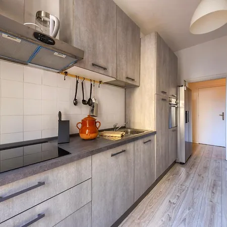 شقة Show Me 2 Bedroom Duomo & Airport Tram *