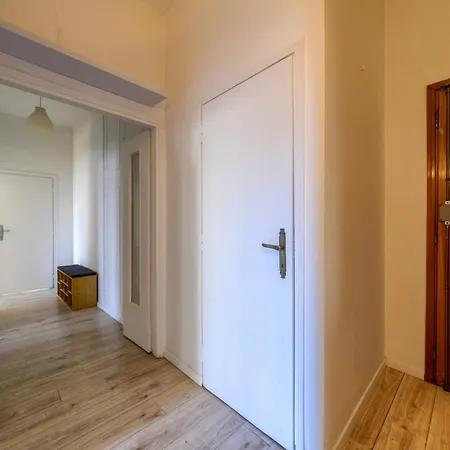 Show Me 2 Bedroom Duomo & Airport Tram شقة