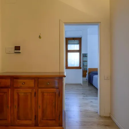 Show Me 2 Bedroom Duomo & Airport Tram شقة *