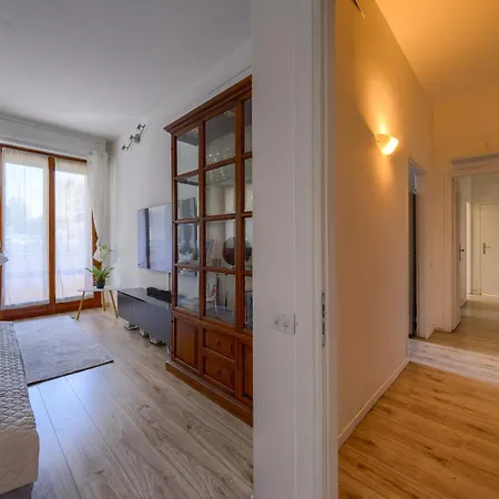 شقة Show Me 2 Bedroom Duomo & Airport Tram *