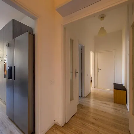 Show Me 2 Bedroom Duomo & Airport Tram فلورنس