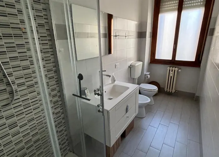 Show Me 2 Bedroom Duomo & Airport Tram Apartament Florencja